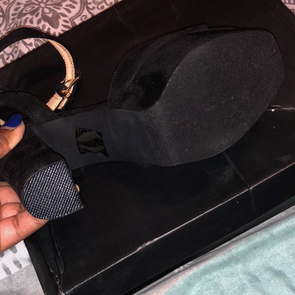 Heels - Picture 2 of 4